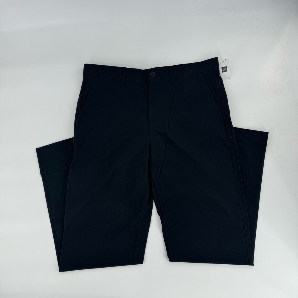 GAP FIT LIGHTWEIGHT KHAKI PANTS MENS
NEW HAUTE PERFORMANCE
BLACK COLOR
ZIP FLY